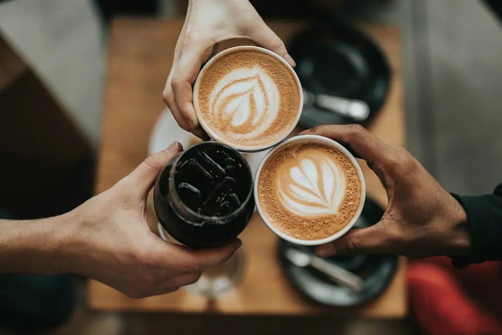 İki fincan latte art